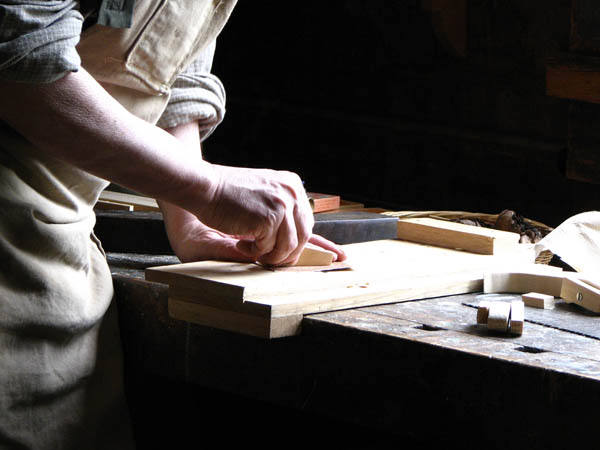 Nuestro equipo de profesionales cuenta  con muchos años de contrastada <strong>experiencia</strong> en el sector de la <strong>carpintería de madera en Alqueria d'Asnar (l')</strong>.